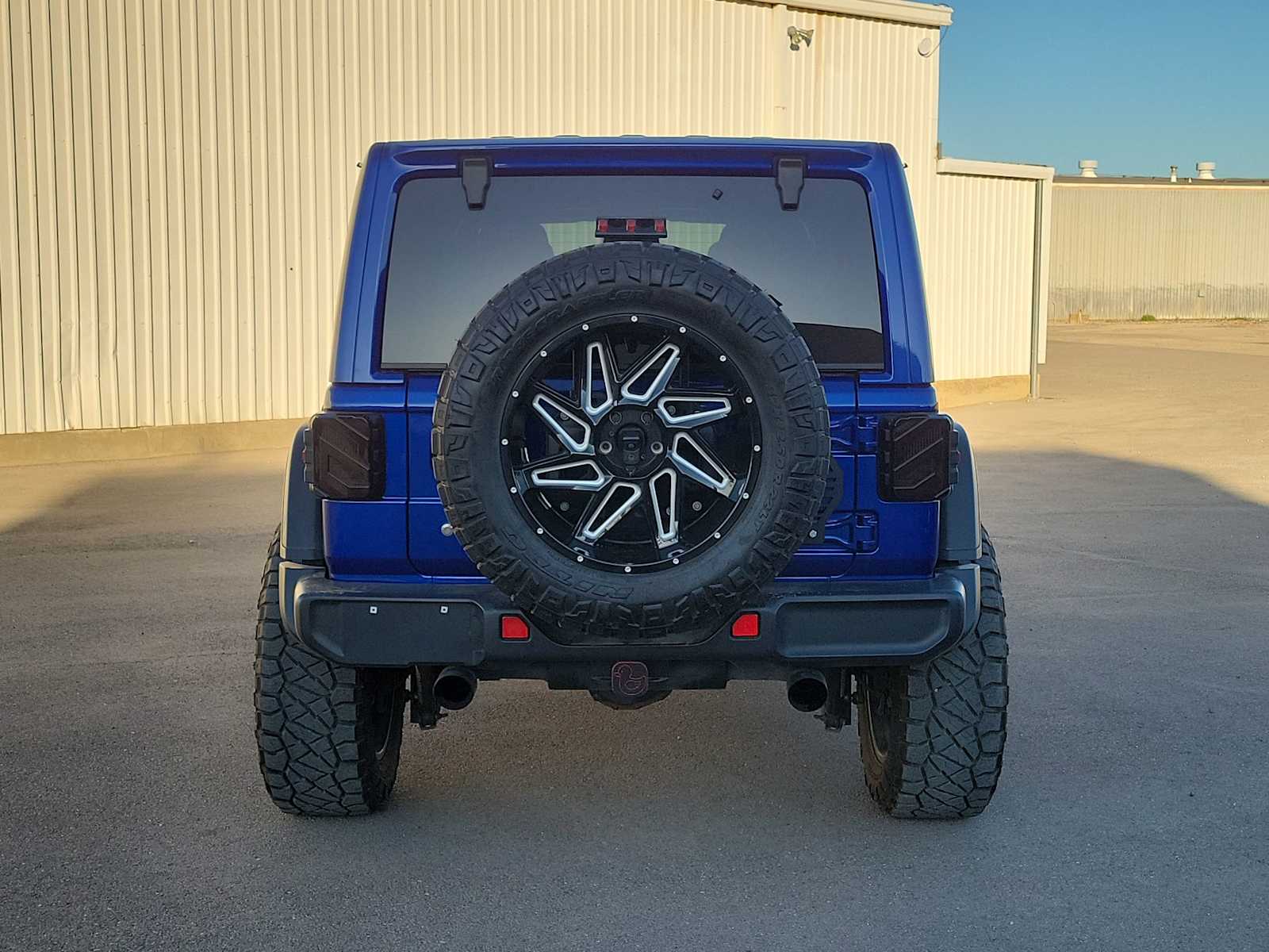 Thumbnail: 2019 Jeep Wrangler - 7