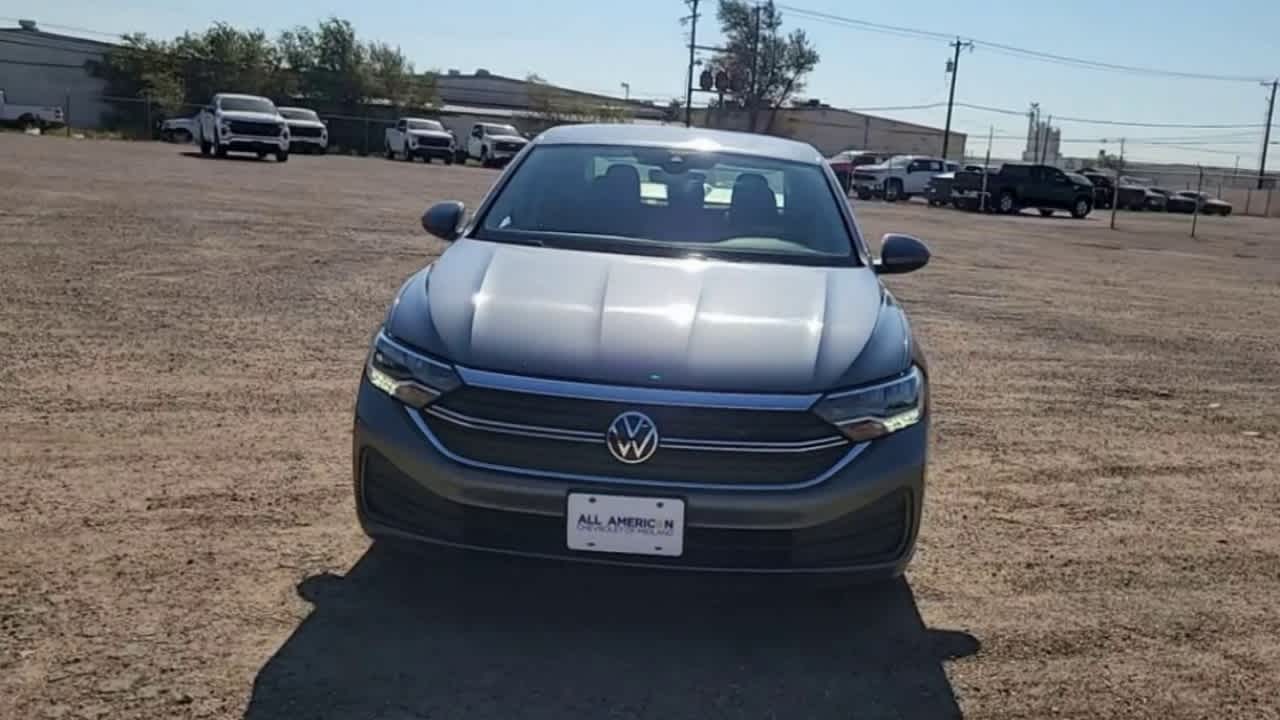 Thumbnail: 2024 Volkswagen Jetta - 3