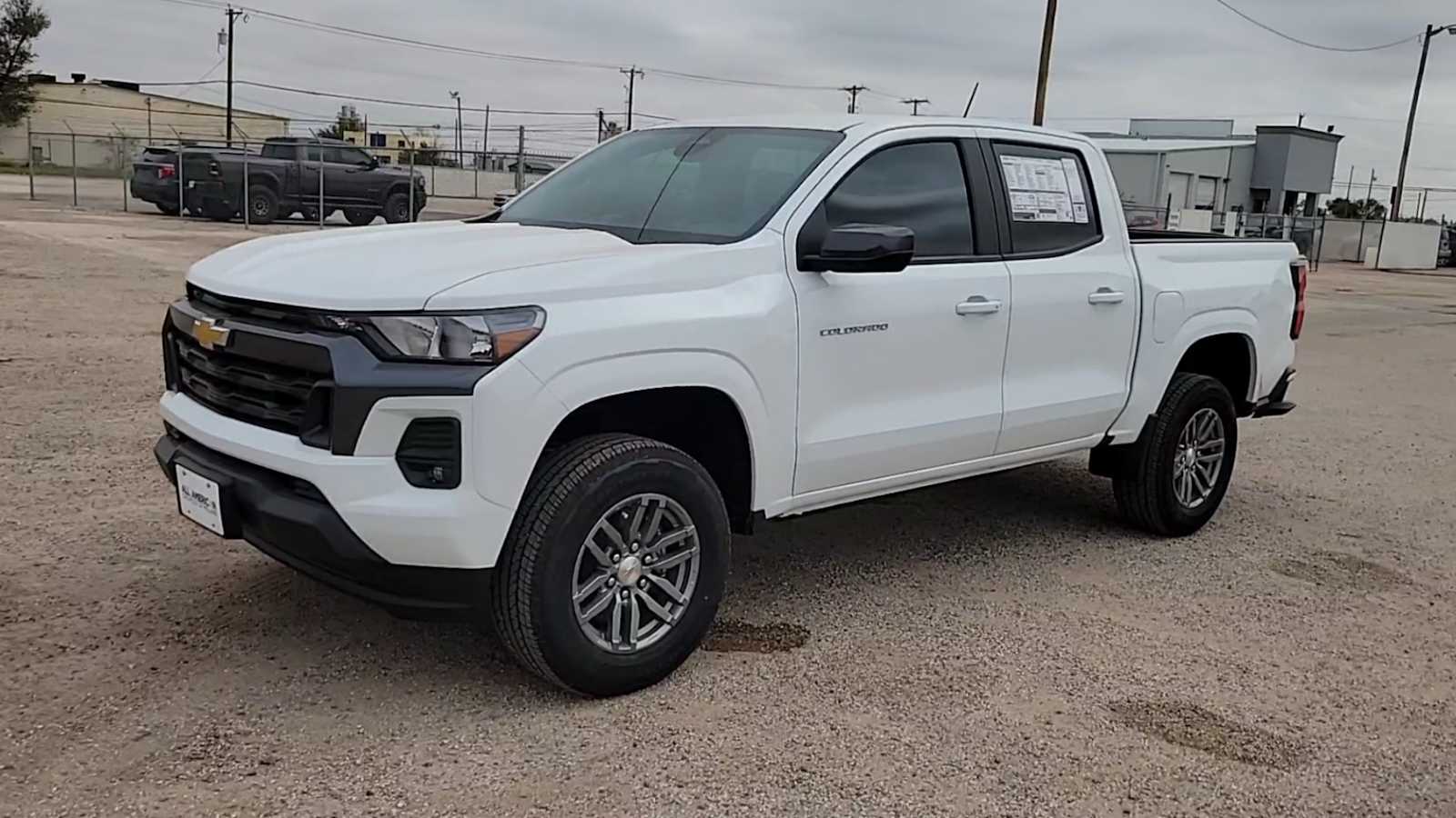 Thumbnail: 2024 Chevrolet Colorado - 4