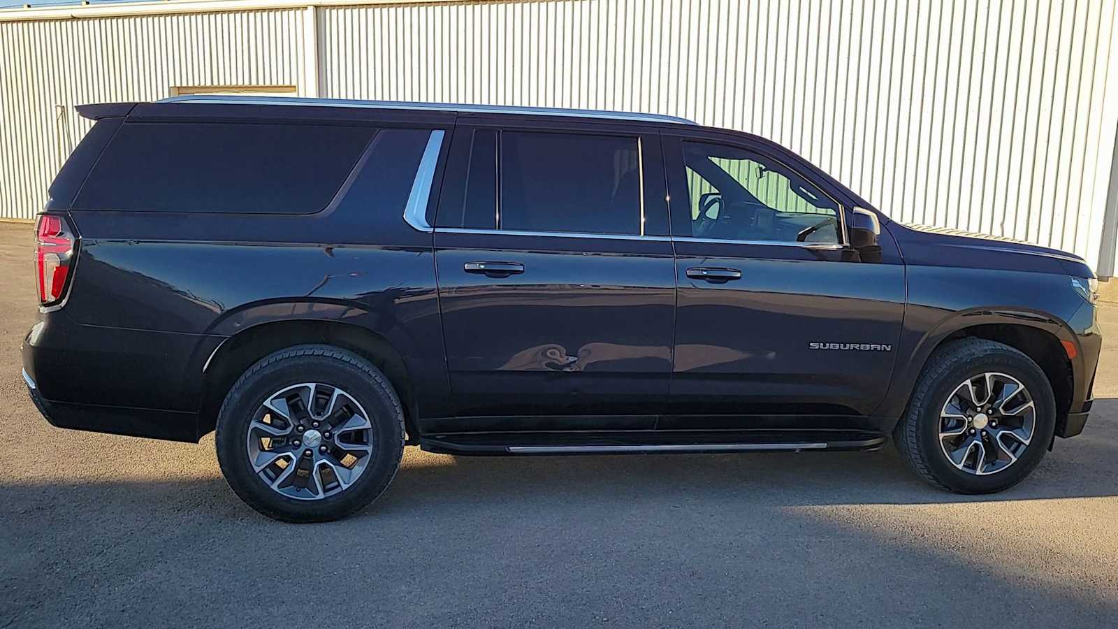 Thumbnail: 2023 Chevrolet Suburban - 8