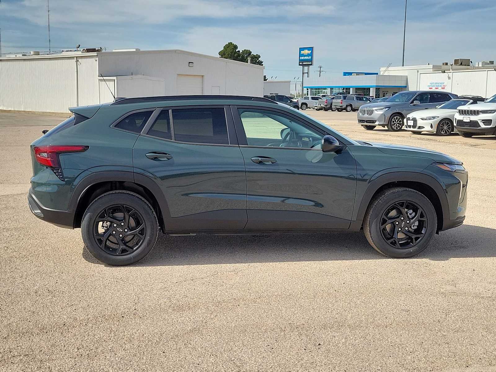 Thumbnail: 2026 Chevrolet Trax - 9