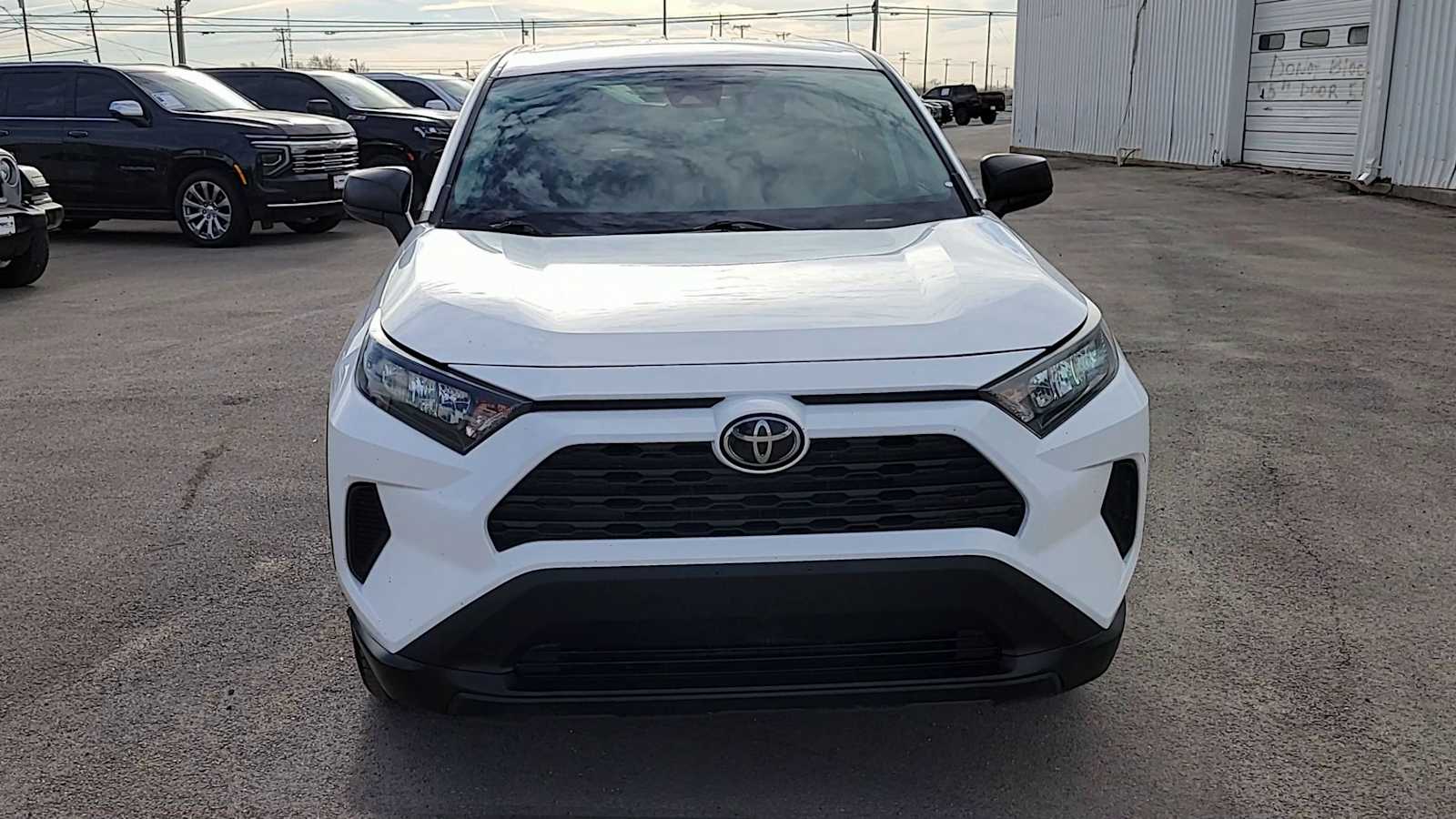 Thumbnail: 2022 Toyota RAV4 - 3