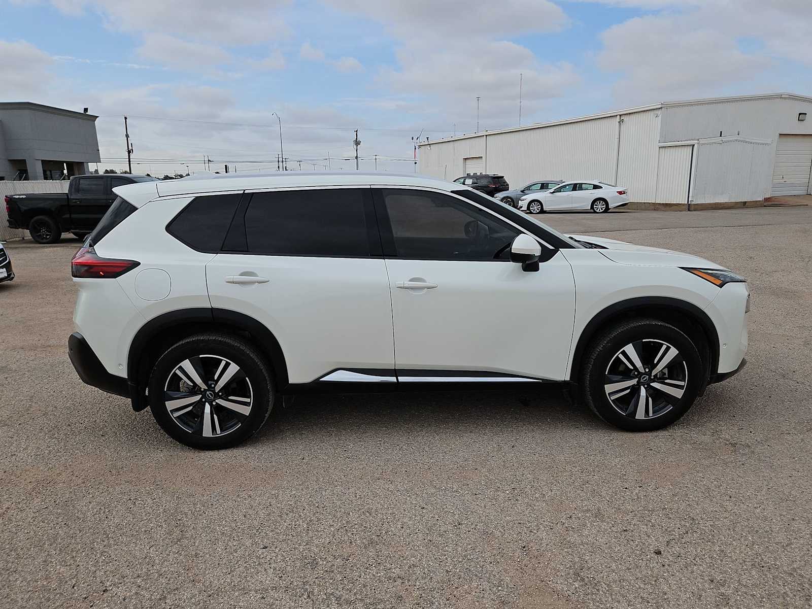 Thumbnail: 2023 Nissan Rogue - 9