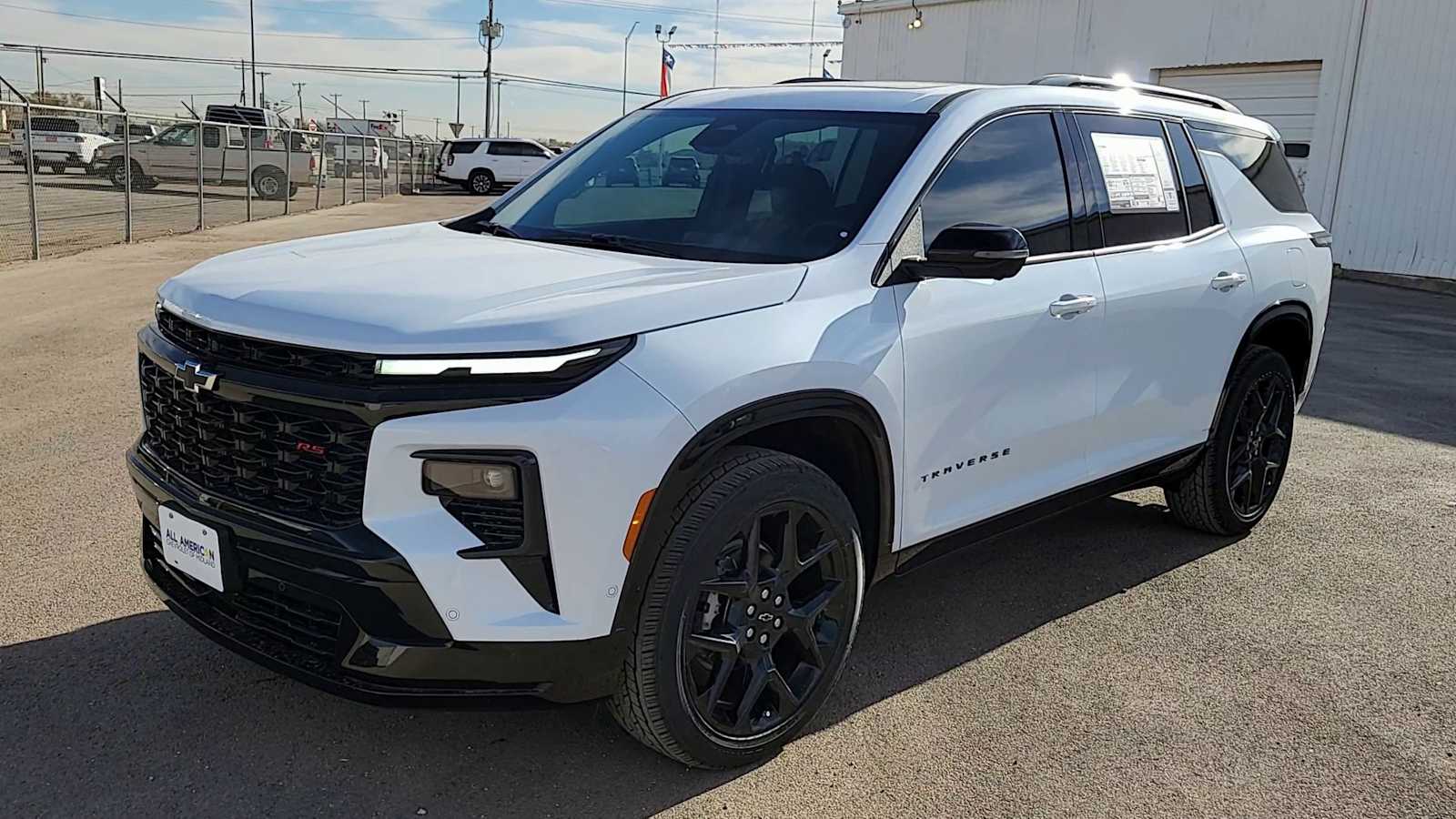 Thumbnail: 2026 Chevrolet Traverse - 4