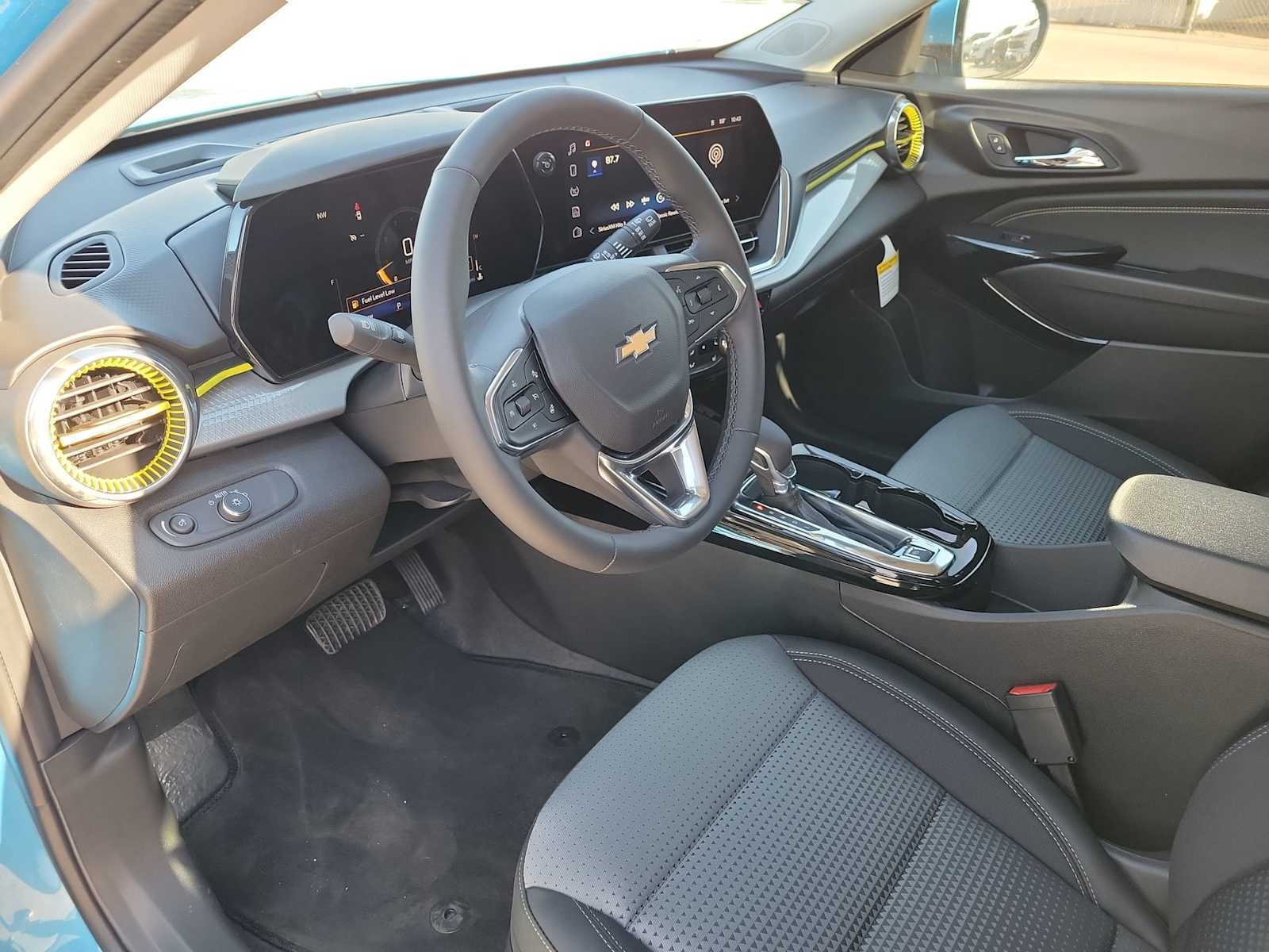 Thumbnail: 2026 Chevrolet Trax - 10