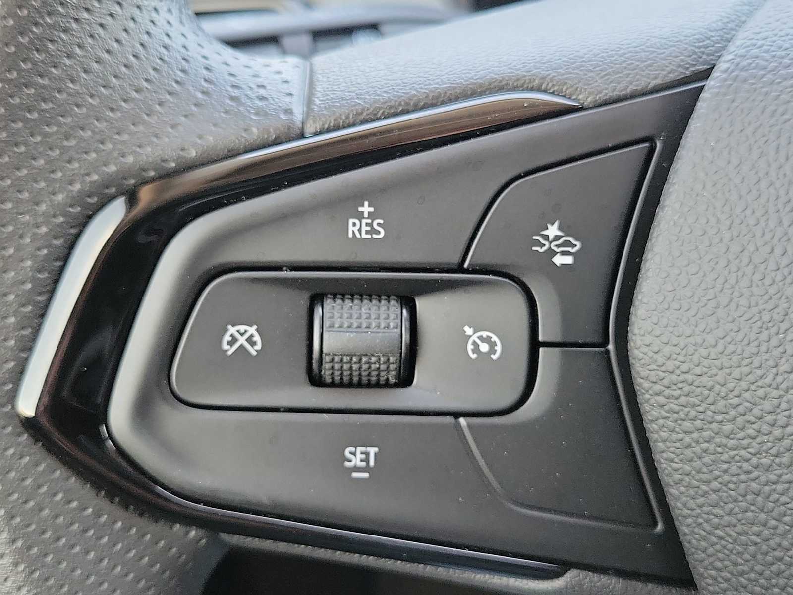Thumbnail: 2027 Chevrolet Bolt EV - 23