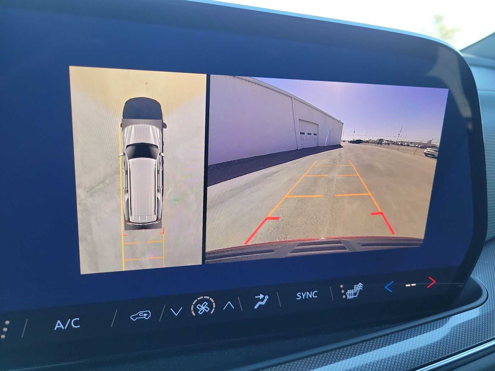 Thumbnail: 2026 Chevrolet Suburban - 28