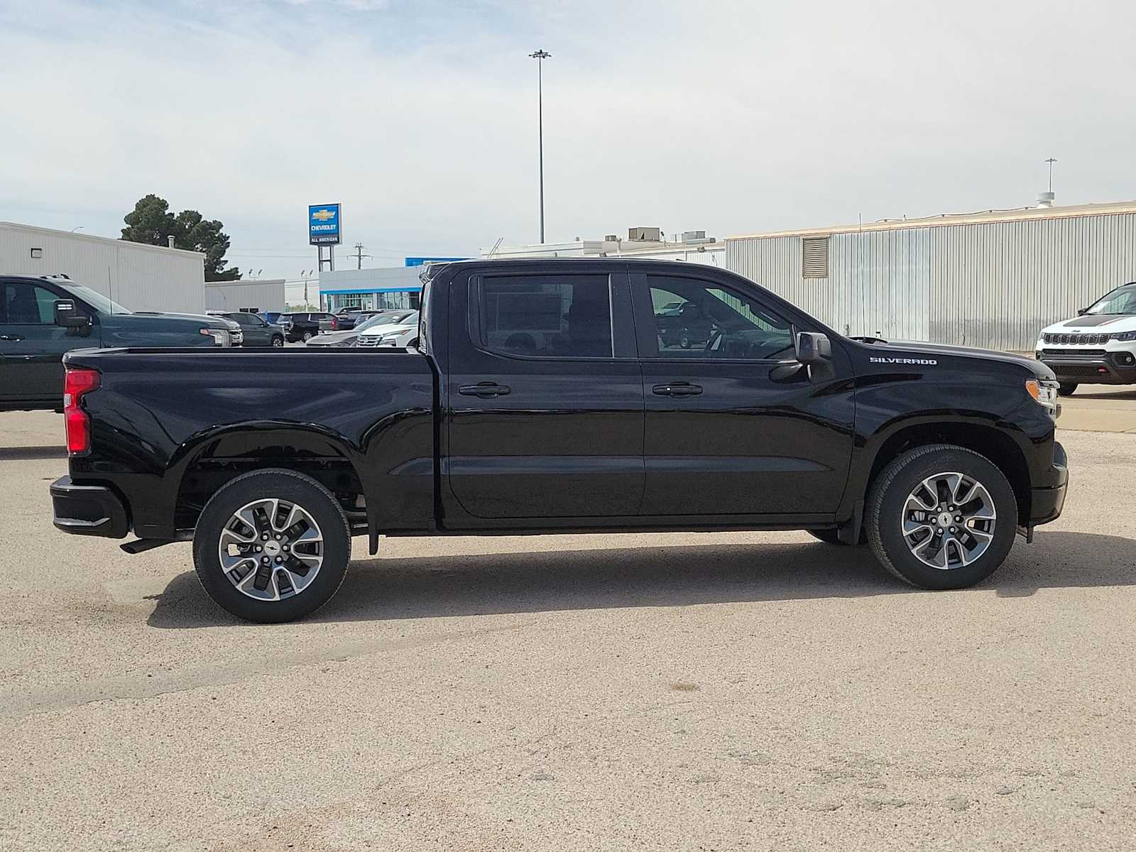 Thumbnail: 2026 Chevrolet Silverado 1500 - 9