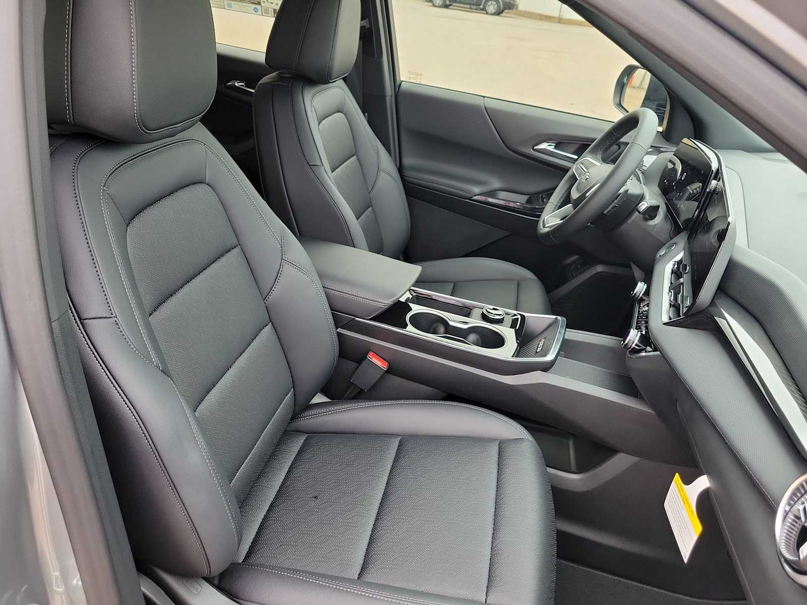 Thumbnail: 2026 Chevrolet Equinox - 18