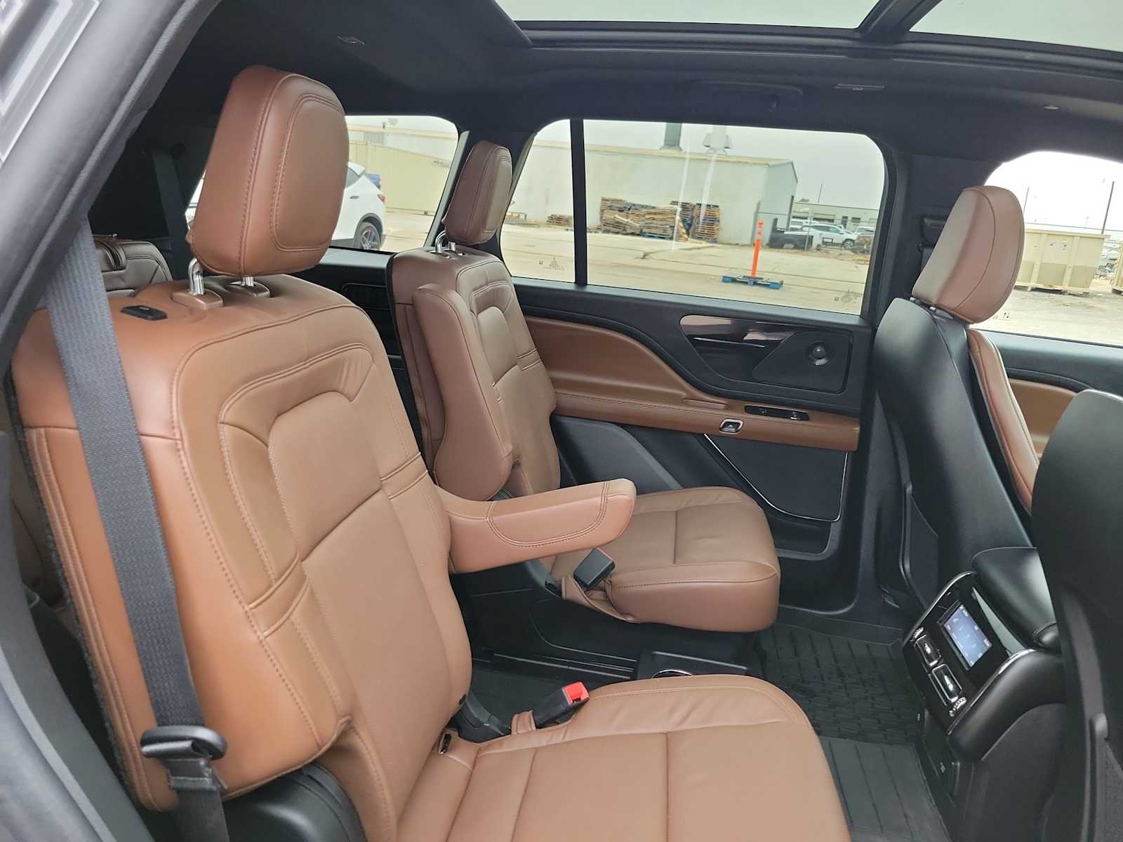 Thumbnail: 2024 Lincoln Aviator - 21