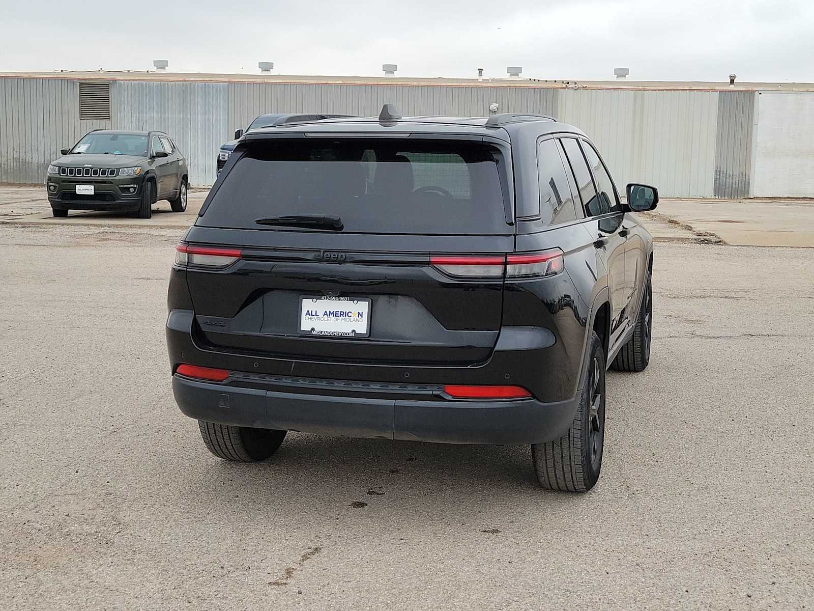 Thumbnail: 2024 Jeep Grand Cherokee - 8