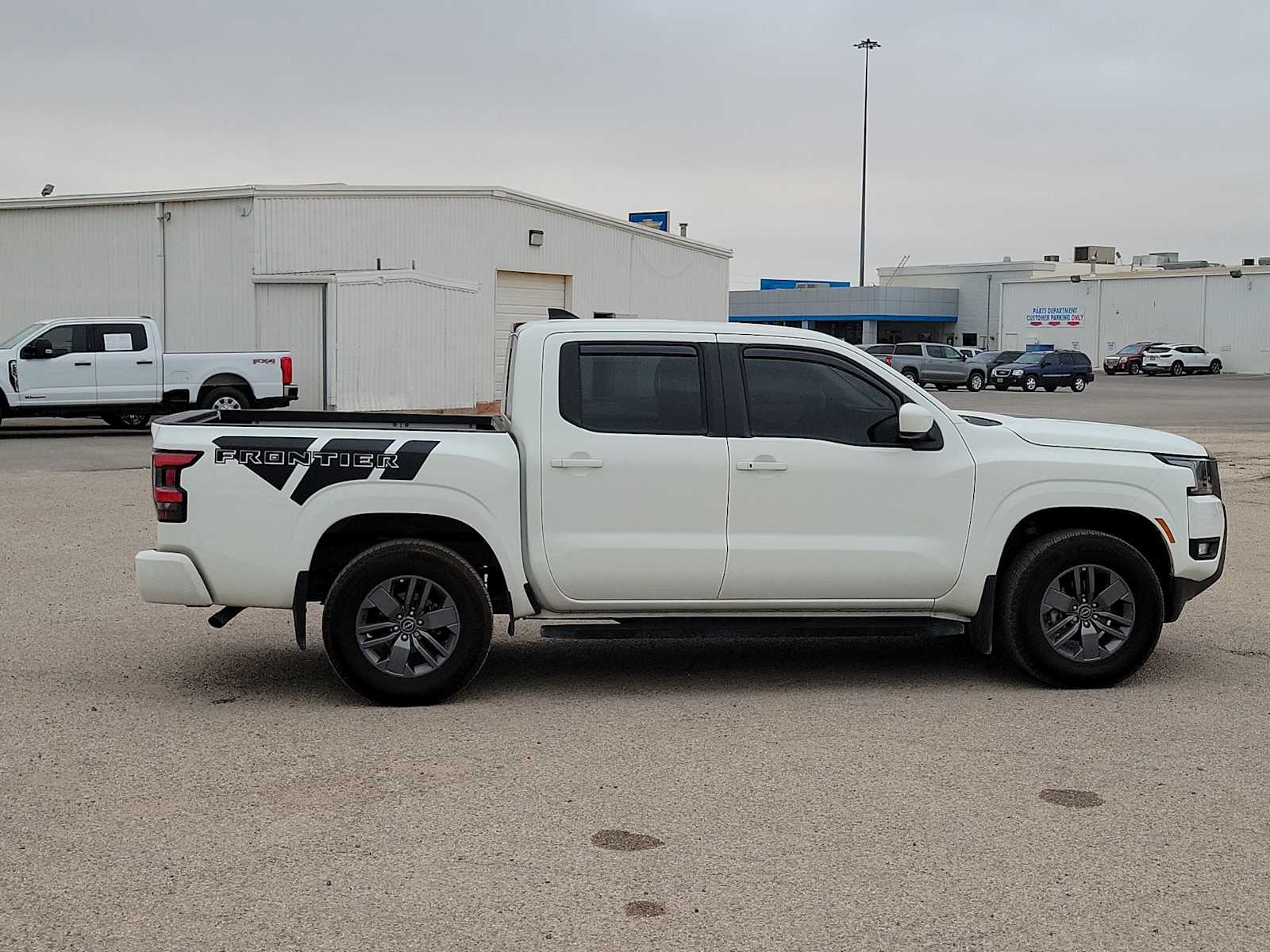 Thumbnail: 2025 Nissan Frontier - 9
