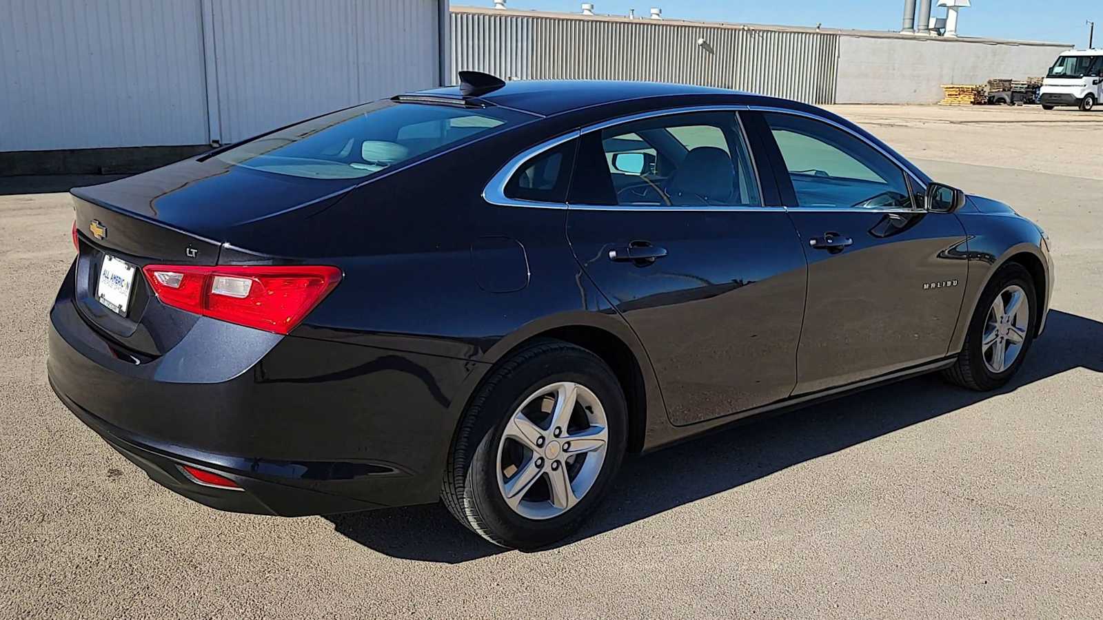 Thumbnail: 2023 Chevrolet Malibu - 8