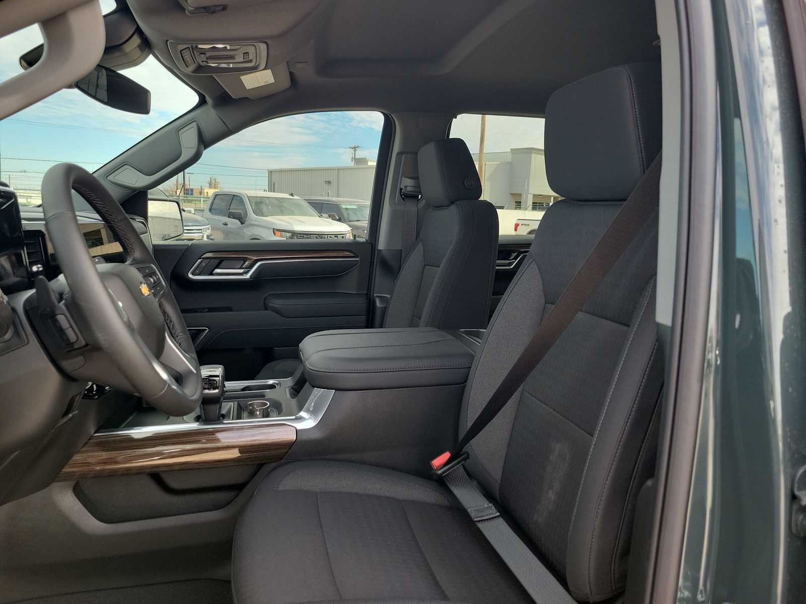 Thumbnail: 2025 Chevrolet Silverado 1500 - 19