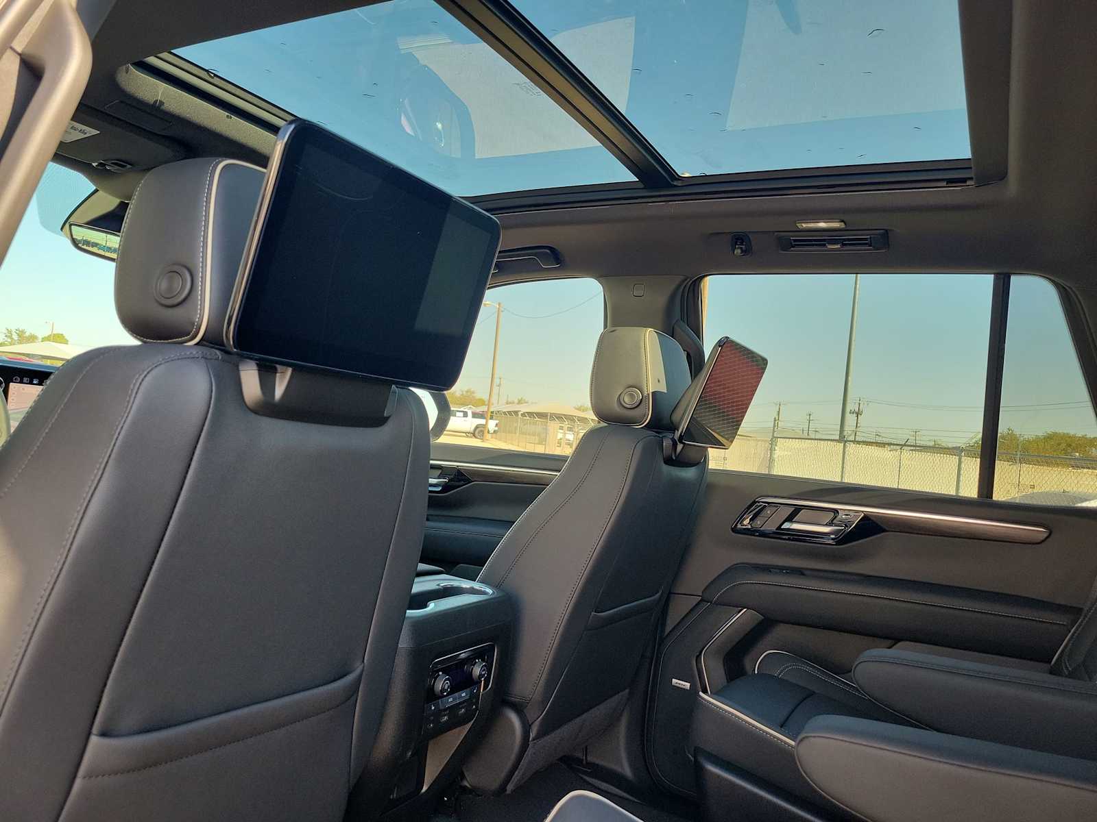 Thumbnail: 2026 Chevrolet Tahoe - 20