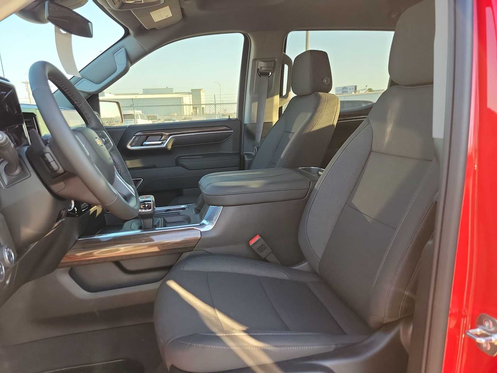 Thumbnail: 2025 Chevrolet Silverado 1500 - 19
