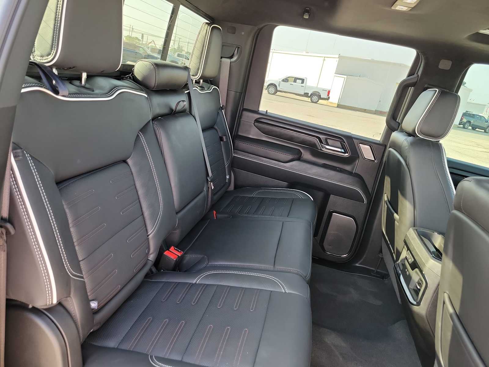 Thumbnail: 2026 GMC Sierra 2500 - 17