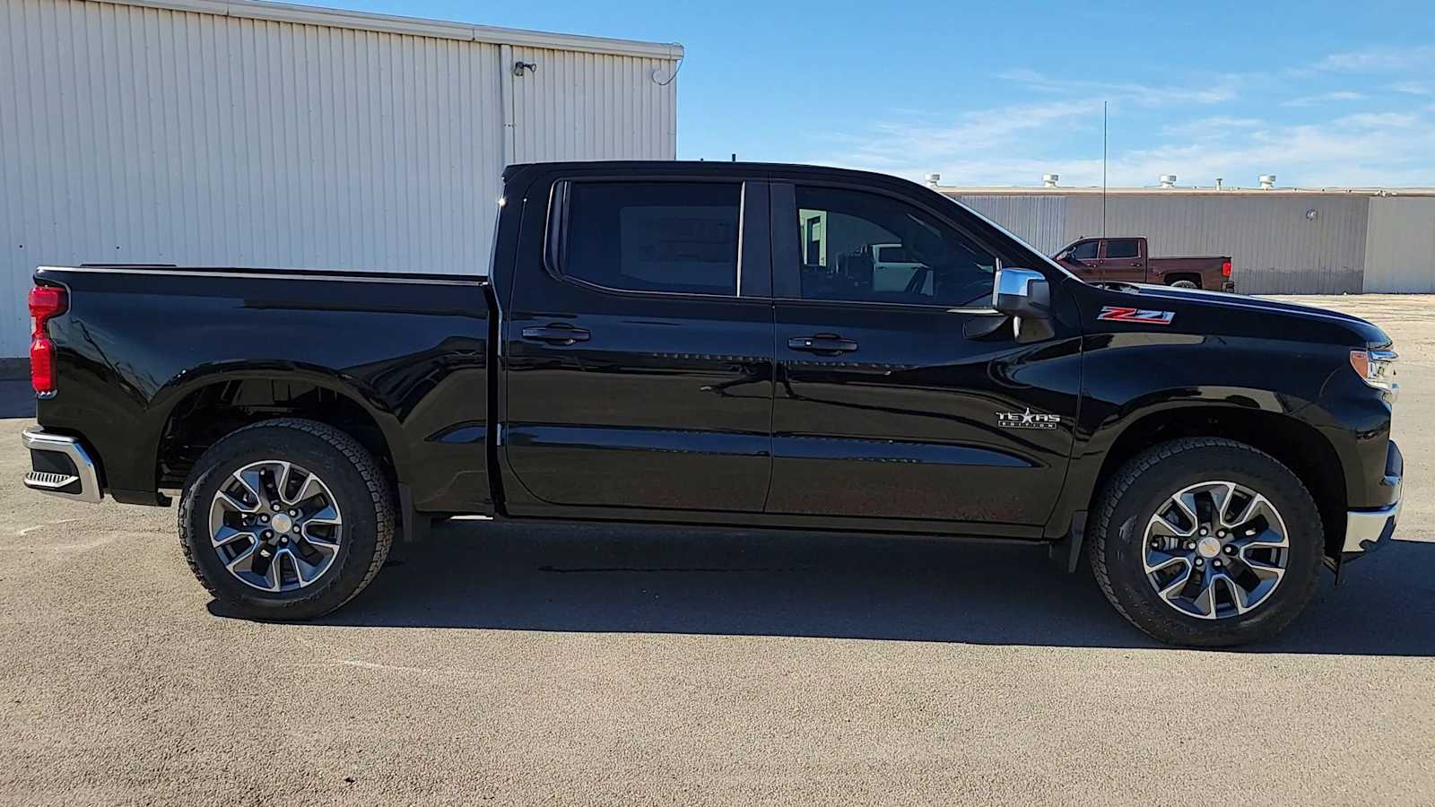 Thumbnail: 2026 Chevrolet Silverado 1500 - 9