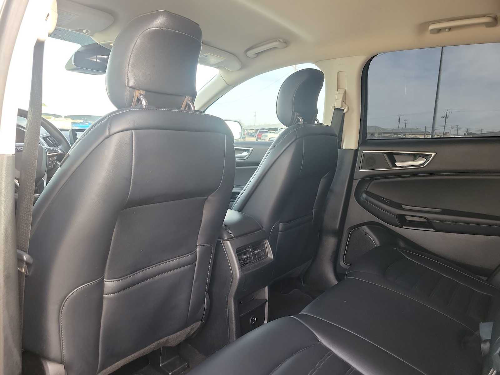 Thumbnail: 2022 Ford Edge - 16