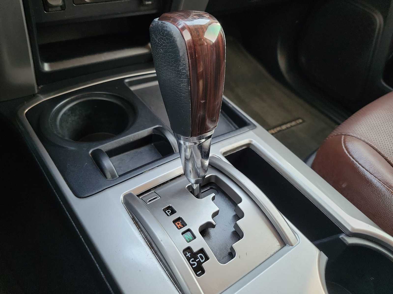 Thumbnail: 2015 Toyota 4Runner - 21