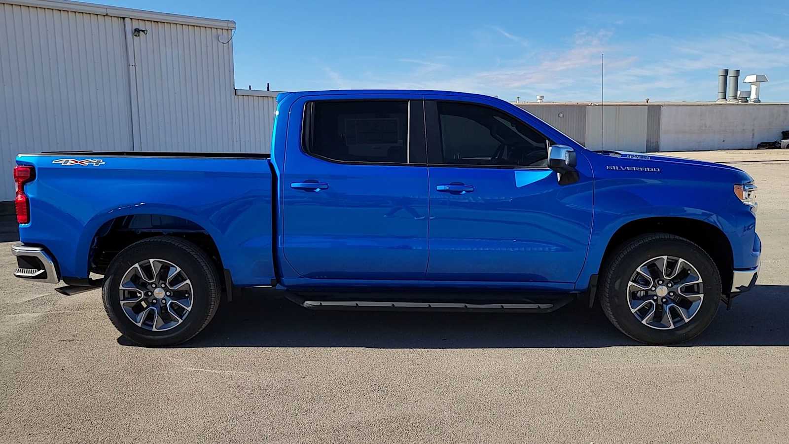 Thumbnail: 2026 Chevrolet Silverado 1500 - 9