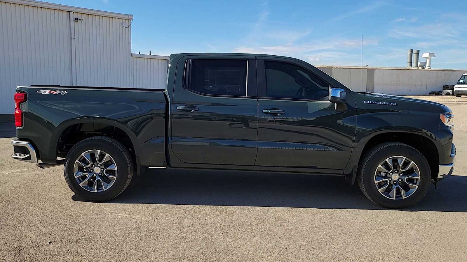 Thumbnail: 2026 Chevrolet Silverado 1500 - 9