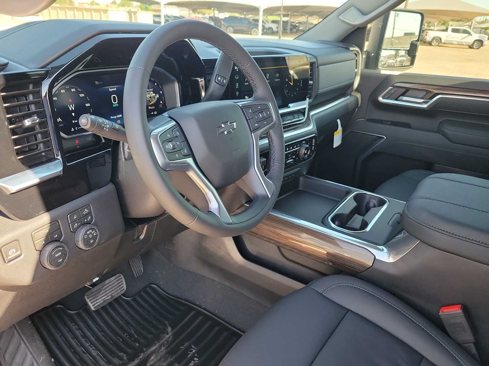 Thumbnail: 2026 Chevrolet Silverado 2500 - 10