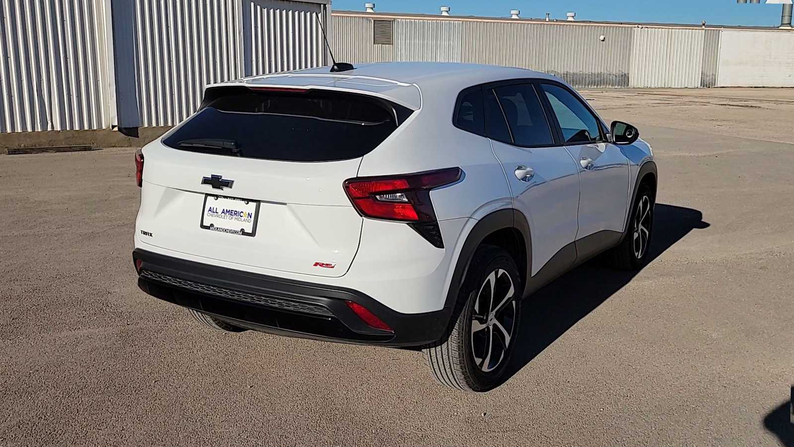 Thumbnail: 2025 Chevrolet Trax - 8