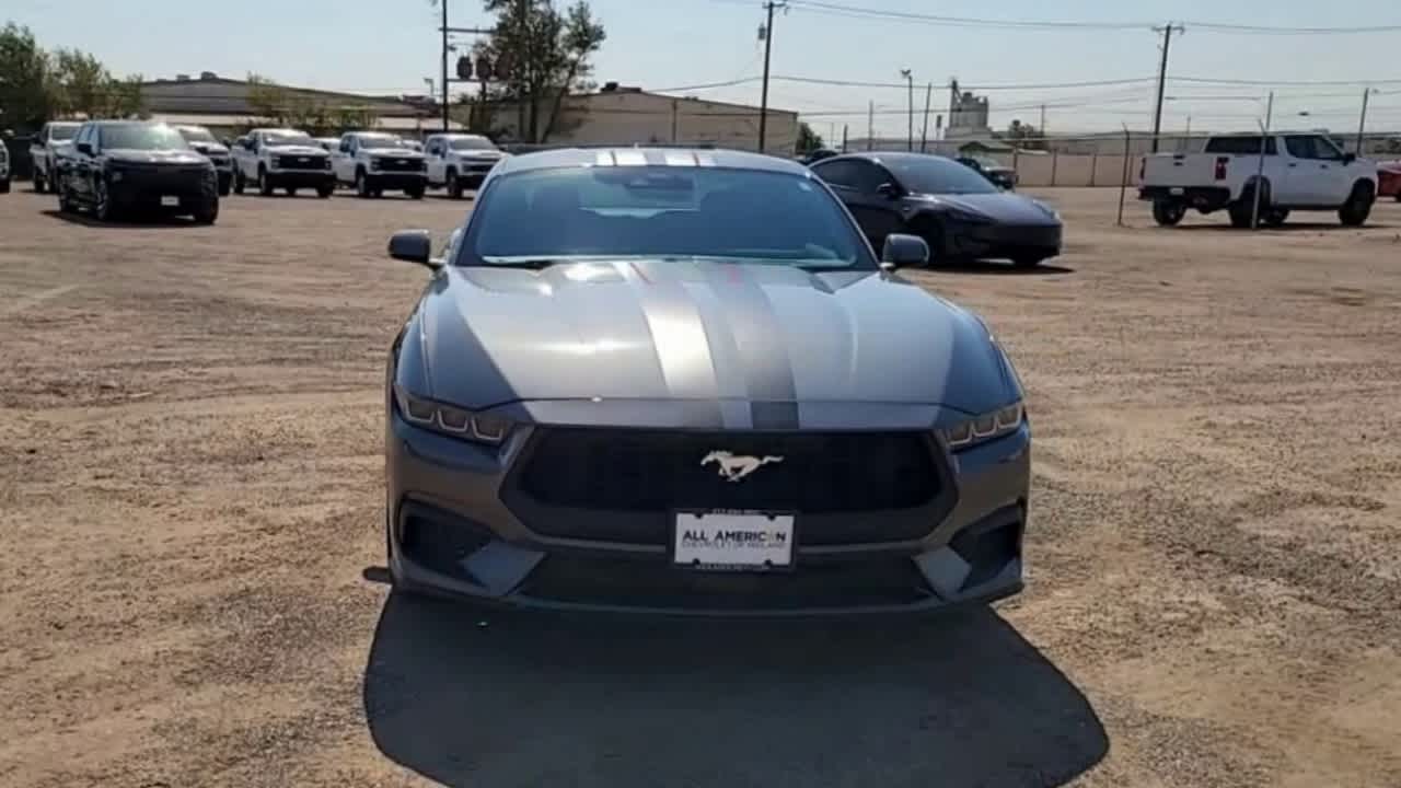 Thumbnail: 2025 Ford Mustang - 3