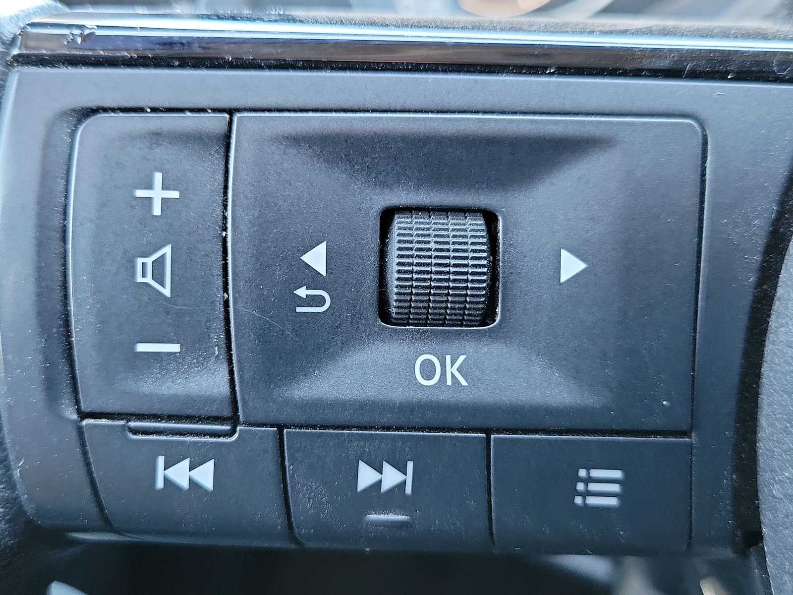 Thumbnail: 2023 Nissan Rogue - 27