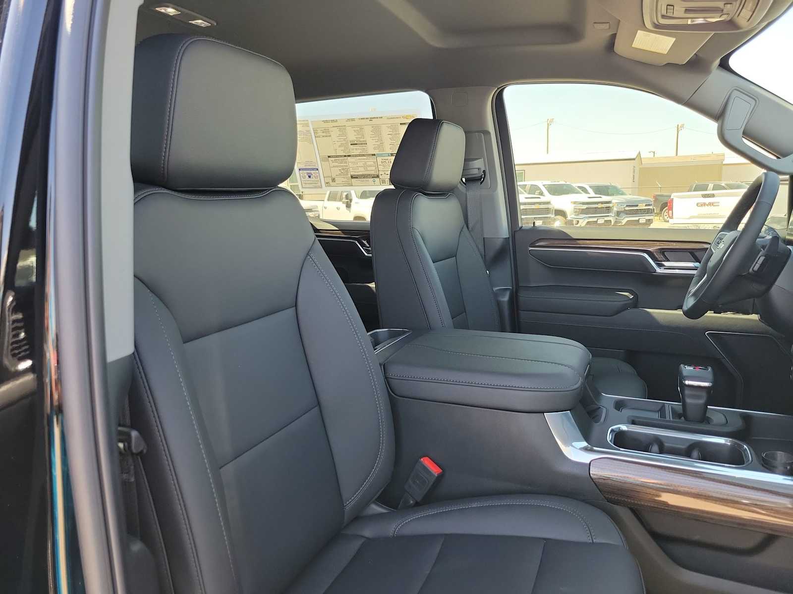 Thumbnail: 2025 Chevrolet Silverado 1500 - 22