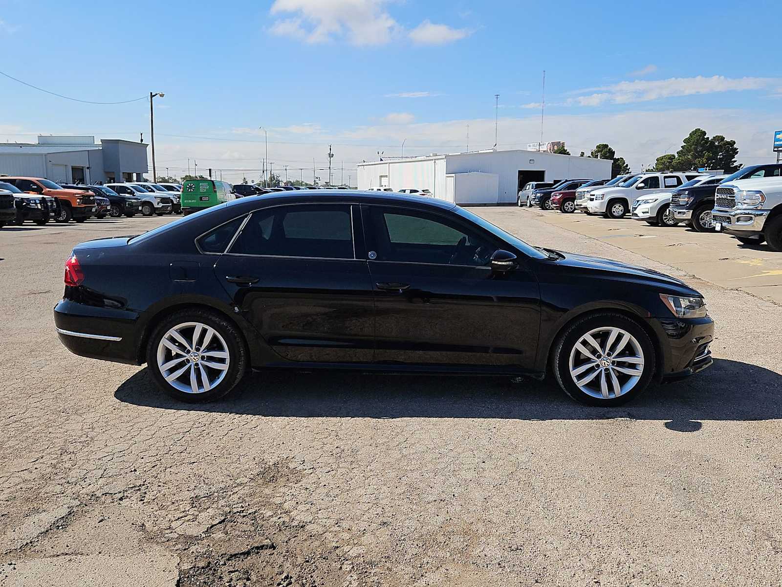 Thumbnail: 2019 Volkswagen Passat - 9