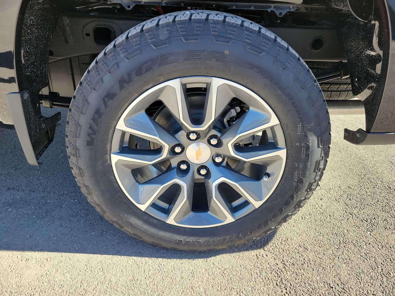 Thumbnail: 2026 Chevrolet Silverado 1500 - 16