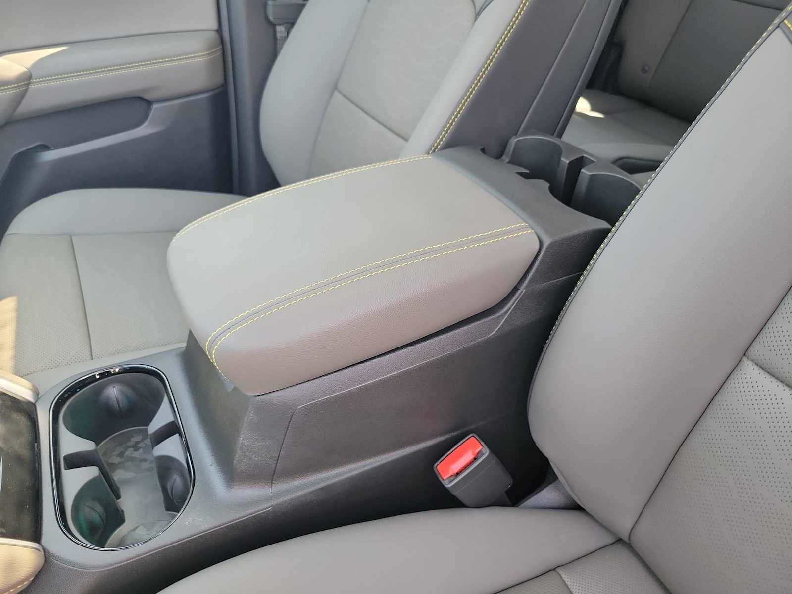 Thumbnail: 2026 Chevrolet Colorado - 24