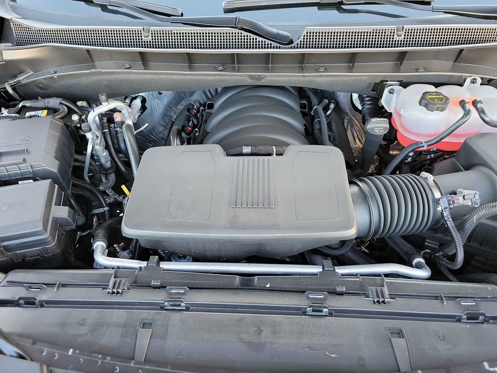 Thumbnail: 2025 Chevrolet Suburban - 17