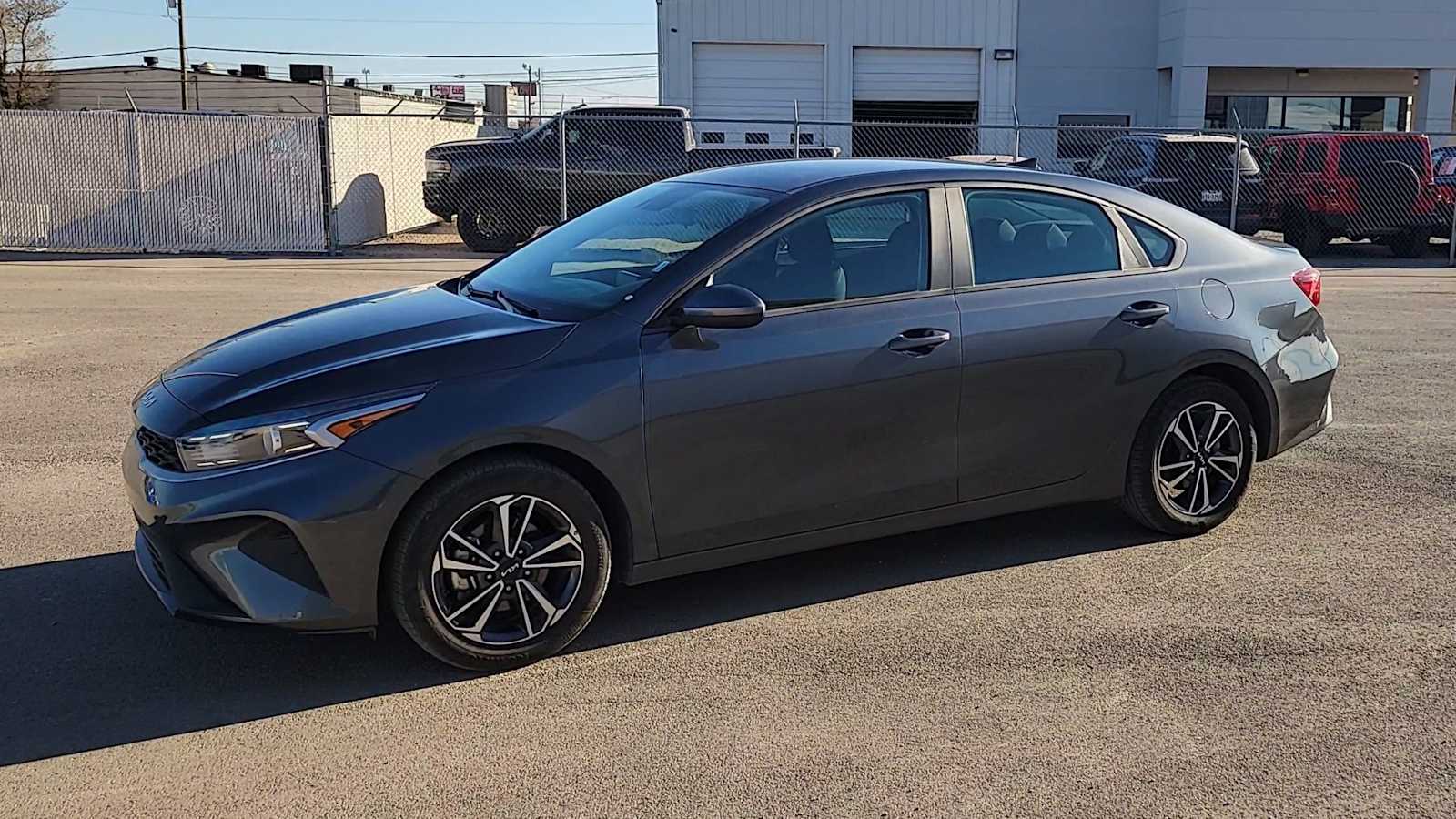 Thumbnail: 2024 Kia Forte - 4