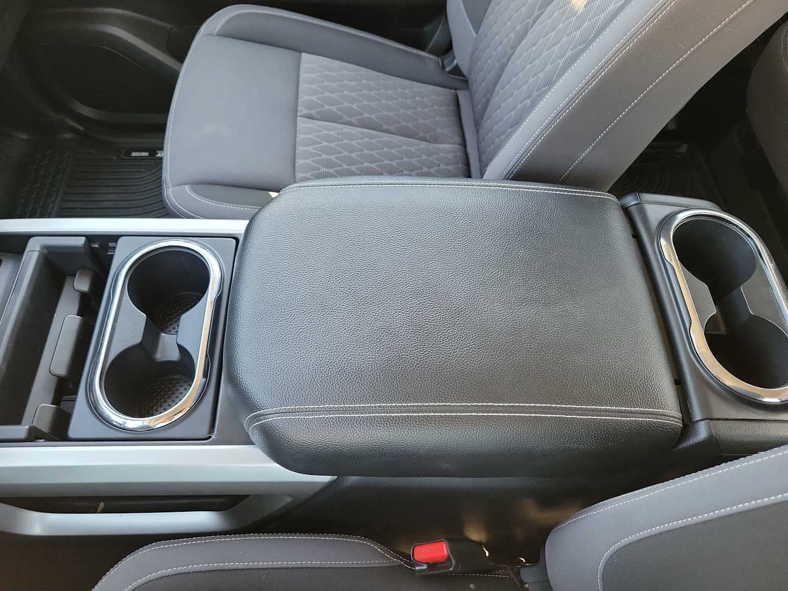 Thumbnail: 2024 Nissan Titan - 24