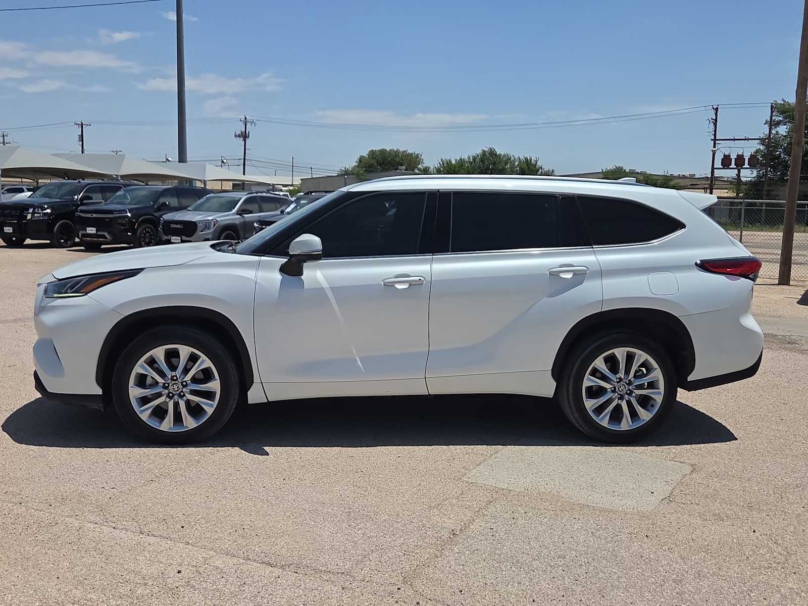 Thumbnail: 2023 Toyota Highlander - 5