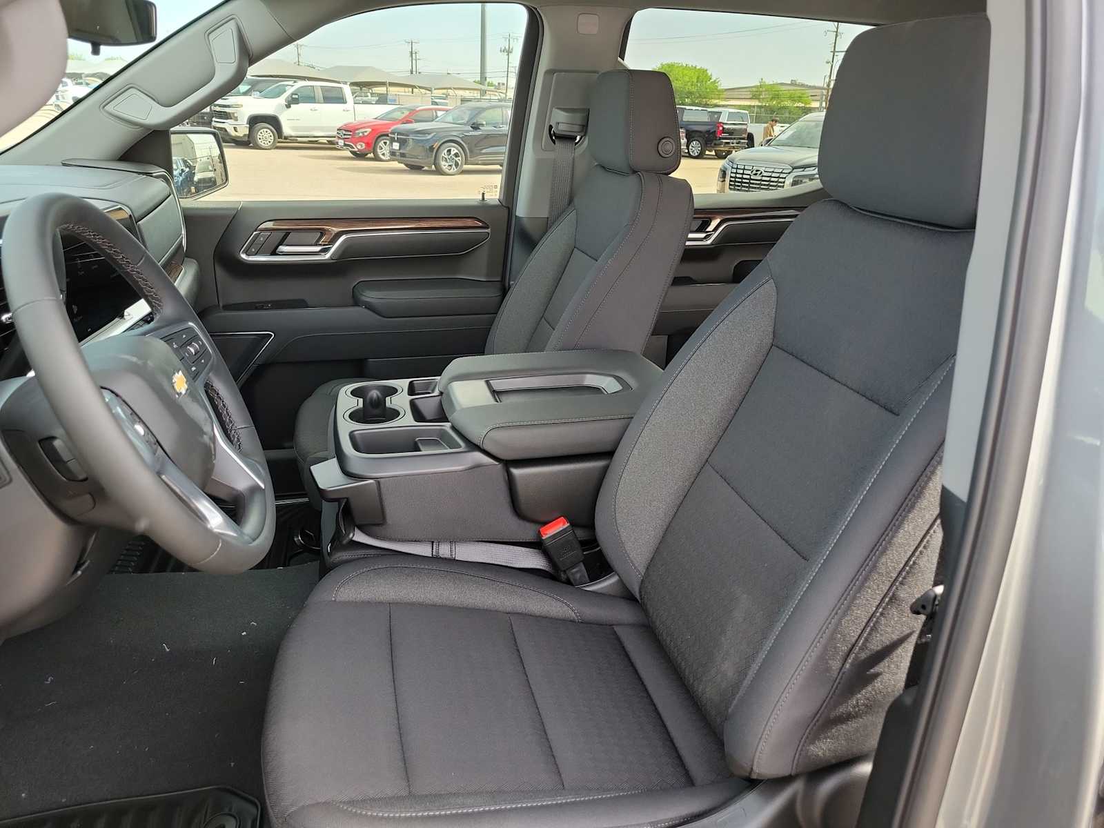 Thumbnail: 2026 Chevrolet Silverado 1500 - 14