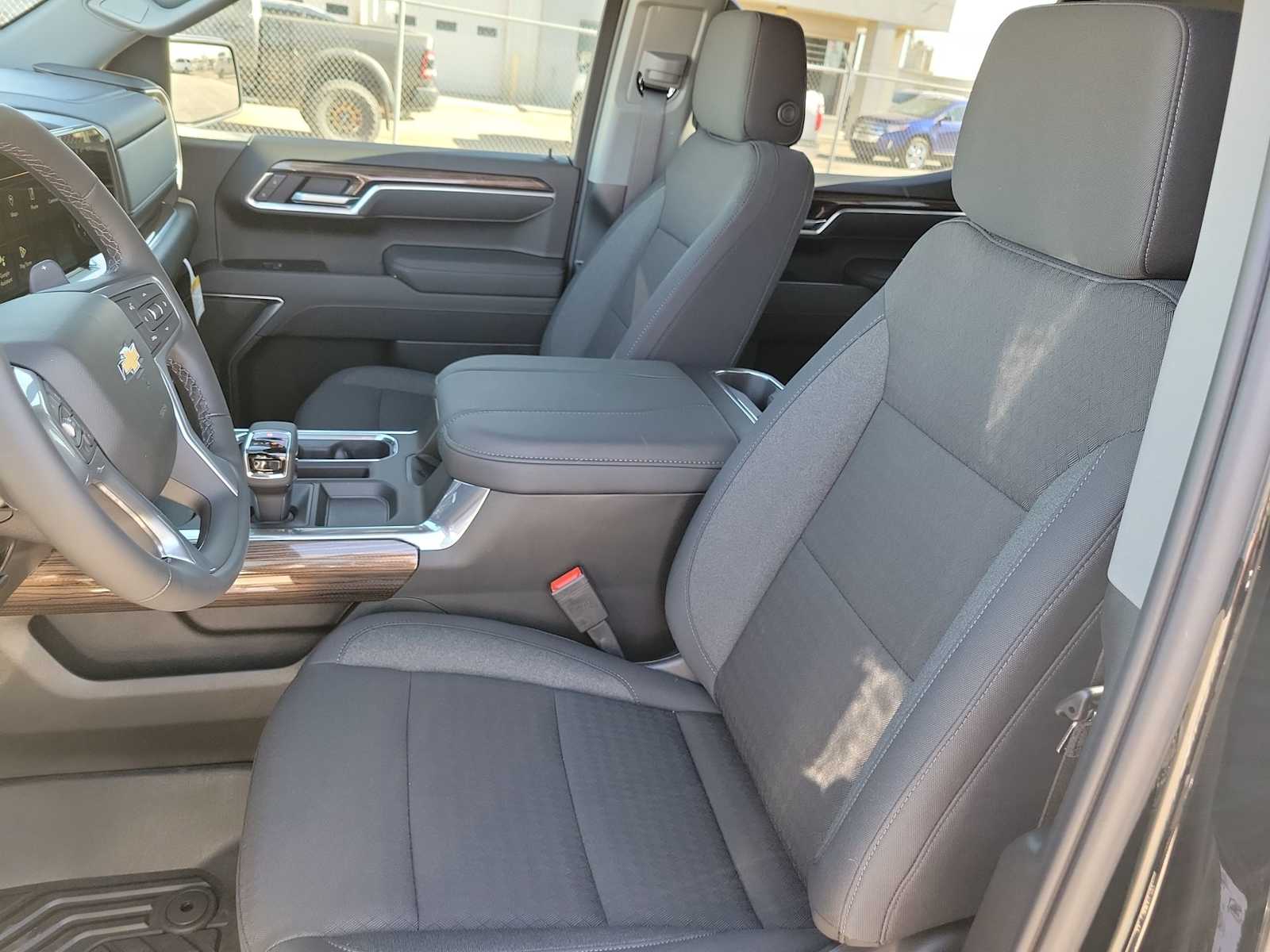 Thumbnail: 2026 Chevrolet Silverado 1500 - 19