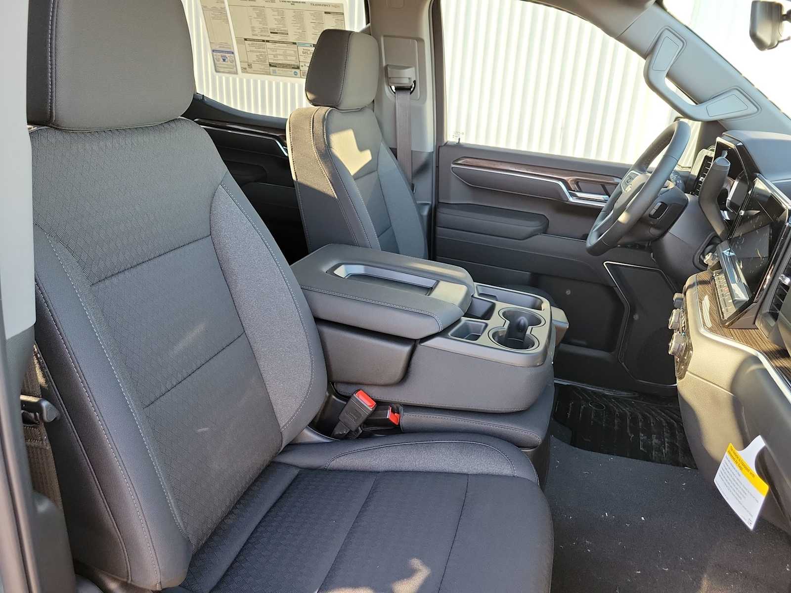 Thumbnail: 2026 Chevrolet Silverado 1500 - 22