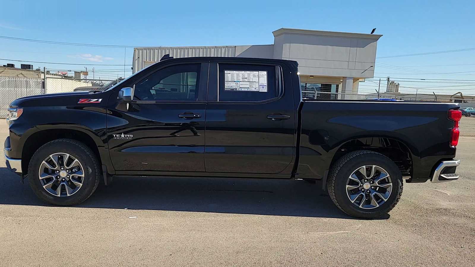 Thumbnail: 2026 Chevrolet Silverado 1500 - 5