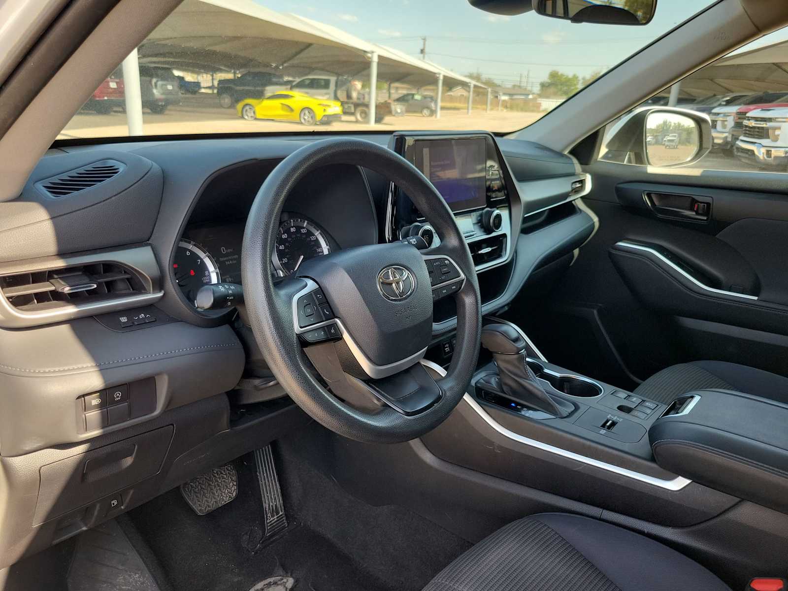 Thumbnail: 2023 Toyota Highlander - 10