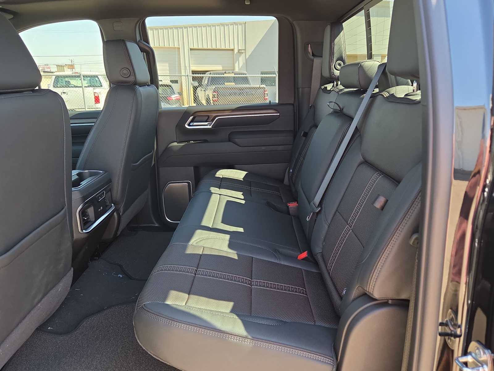 Thumbnail: 2026 Chevrolet Silverado 3500 - 20