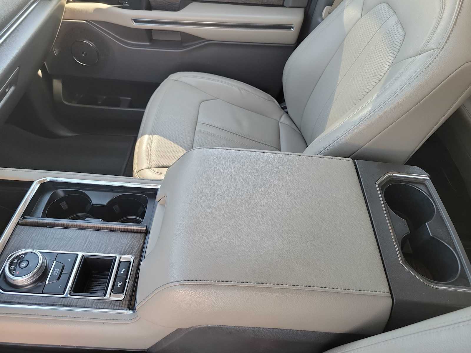 Thumbnail: 2021 Ford Expedition - 24