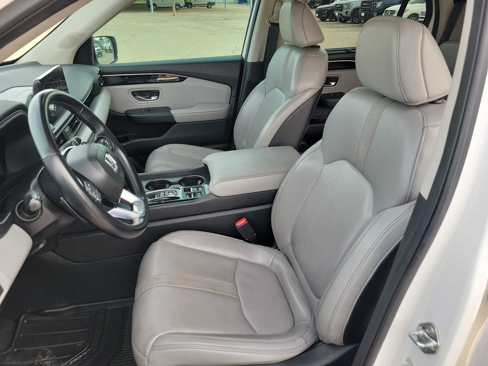 Thumbnail: 2023 Honda Pilot - 14