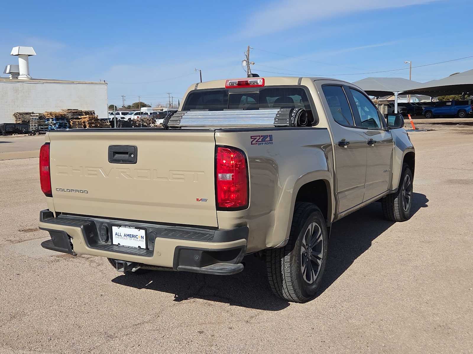 Thumbnail: 2022 Chevrolet Colorado - 8