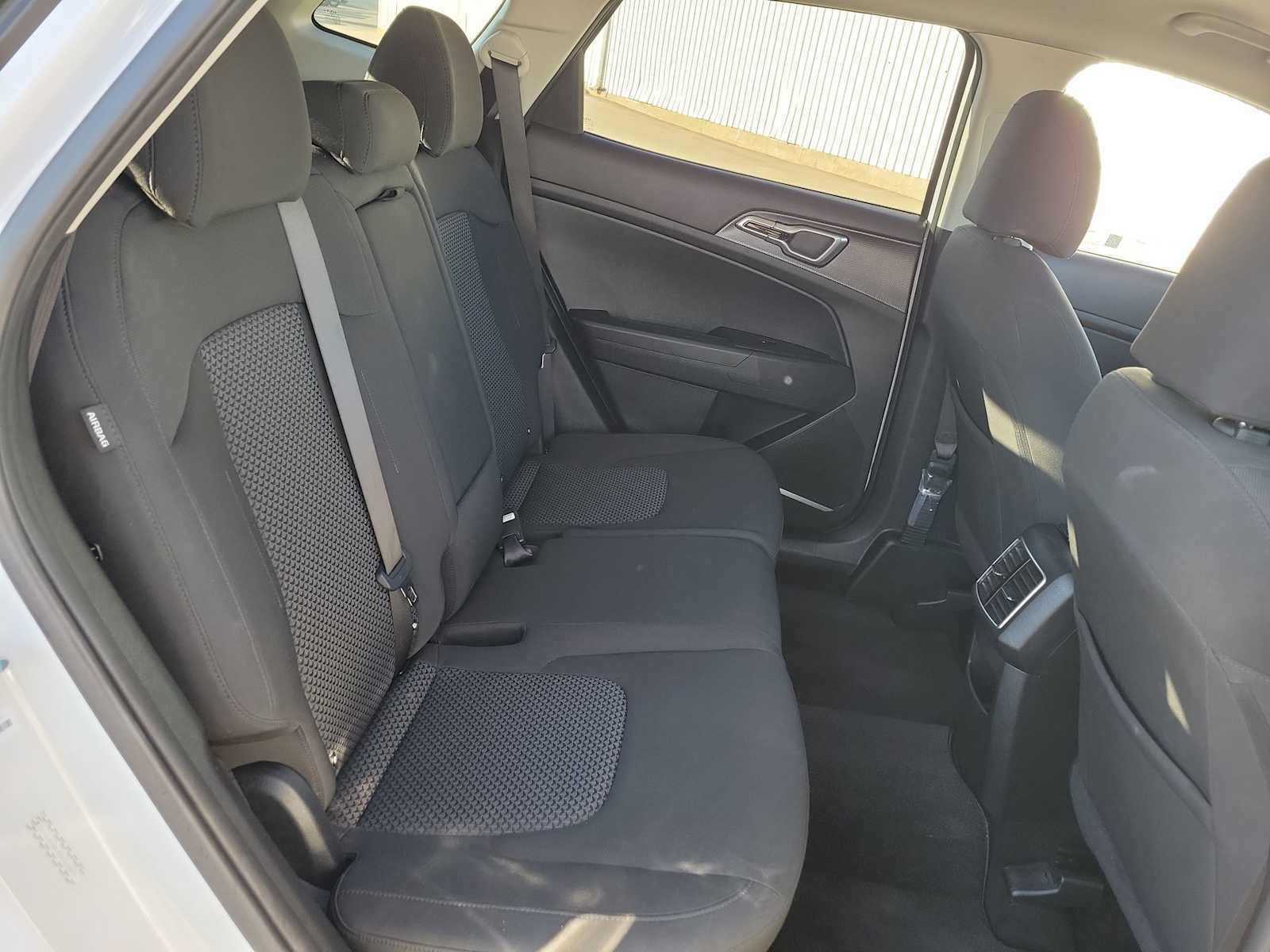 Thumbnail: 2025 Kia Sportage - 17