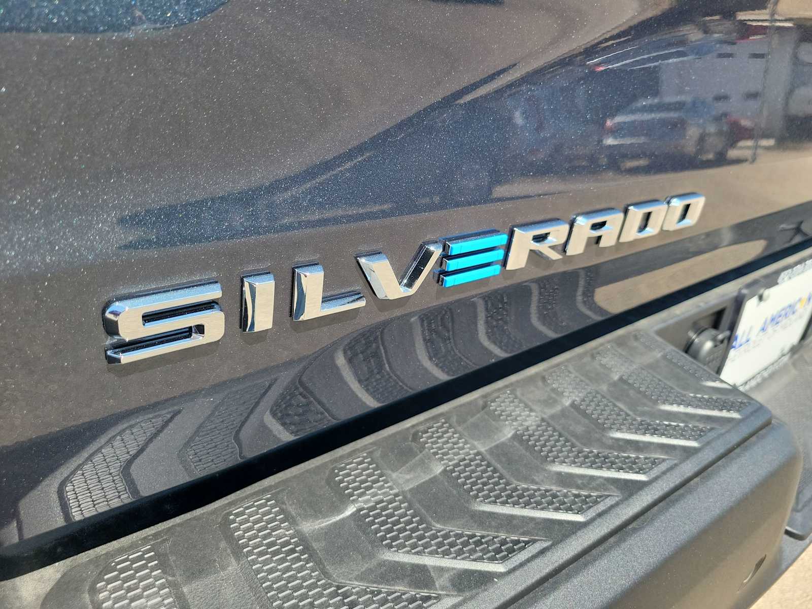 Thumbnail: 2026 Chevrolet Silverado EV - 15