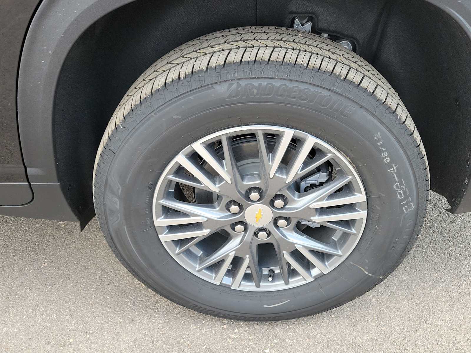 Thumbnail: 2026 Chevrolet Traverse - 16